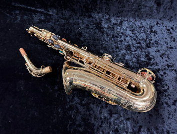 Photo Very Pretty! Selmer Paris Series II Alto Saxophone in Gold Lacquer, Serial #485425